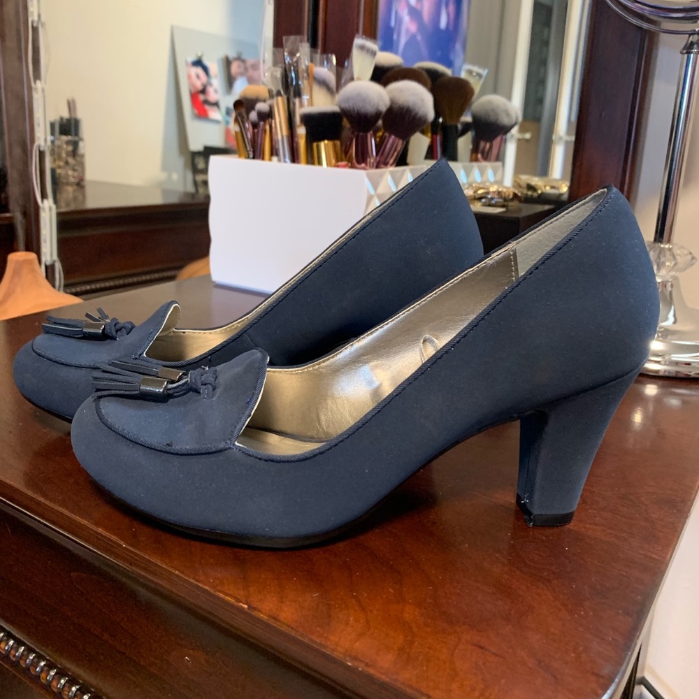 woman shoes 6 1/2 us